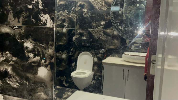 Bathroom, mayur vihar phase ii 4 Bedroom 2000 Sq.Ft. Apartment In Mayur Vihar Phase ii Delhi 9288958