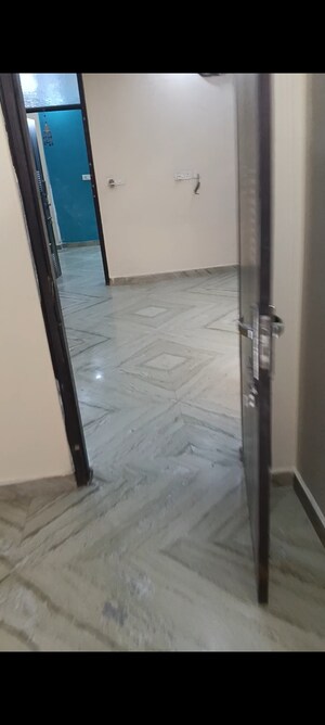 Room in 2 BHK Builder Floor at Govindpuri – for Rent