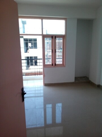 Room in 2 BHK Apartment at Shouryapuram, Lal Kuan – for Sale