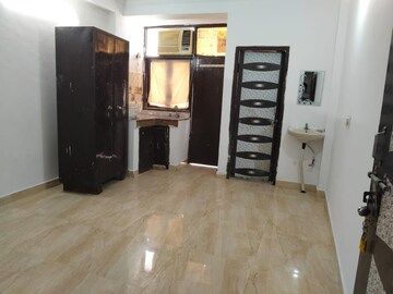 Room in 1 BHK Builder Floor at Saket – for Rent