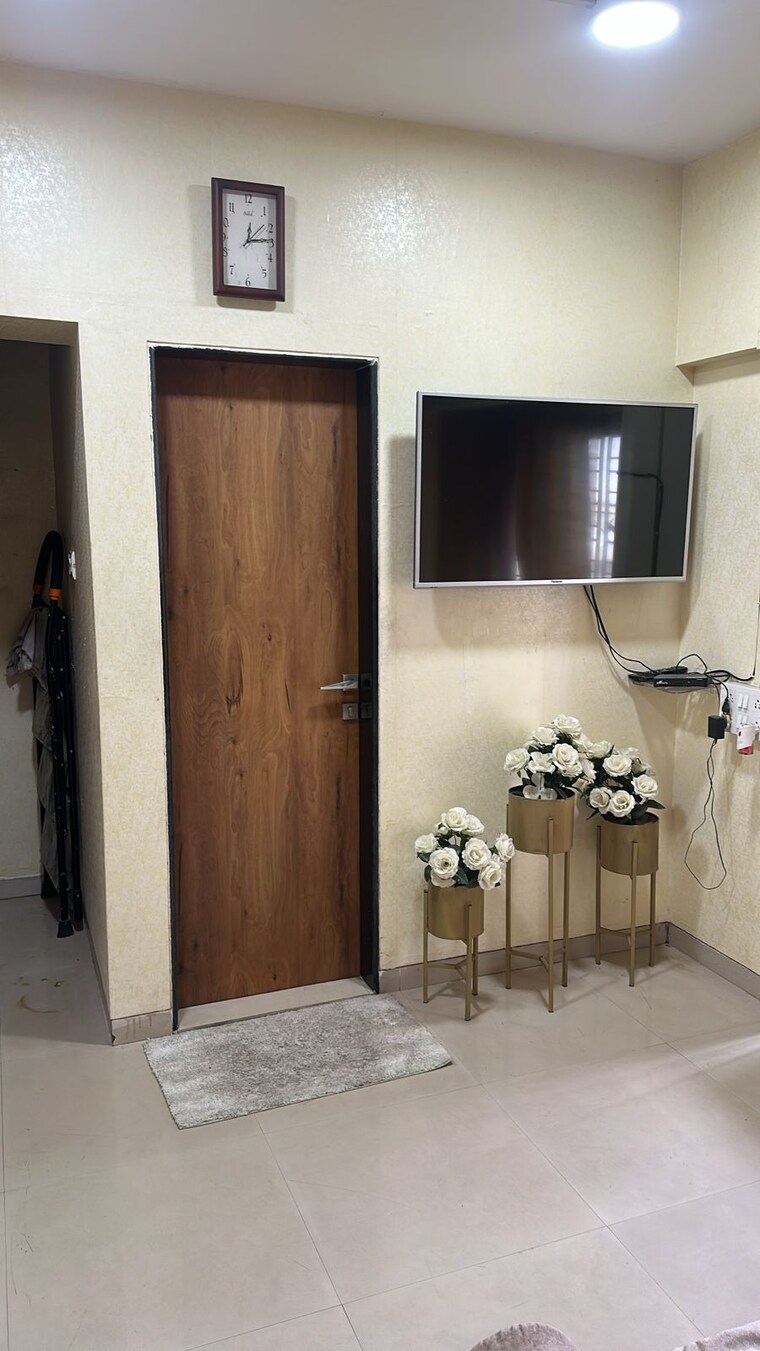 Room, neminath-chs-dadar-west 1 RK 350 Sq.Ft. Apartment In Dadar West Mumbai 9289124