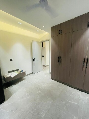 Room in 2 BHK Builder Floor at Paschim Vihar – for Rent