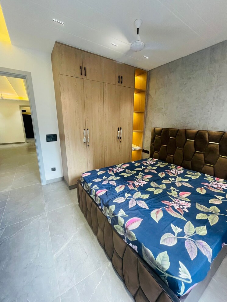 Bedroom, paschim vihar 2 Bedroom 110 Sq.Yd. Builder Floor In Paschim Vihar Delhi 9289153