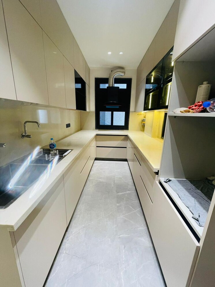 Kitchen, paschim vihar 2 Bedroom 110 Sq.Yd. Builder Floor In Paschim Vihar Delhi 9289153