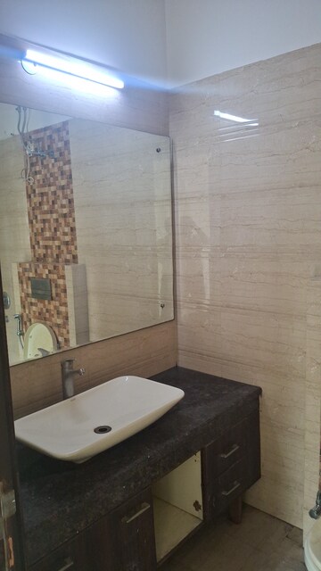 Furnished Amenities in 3 BHK Builder Floor at Saurabh Niwas, Sector 40 – for Rent