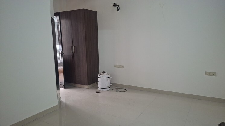 Room, rwa-residential-society 3 Bedroom 2430 Sq.Ft. Builder Floor In Sector 40 Gurgaon 9289154