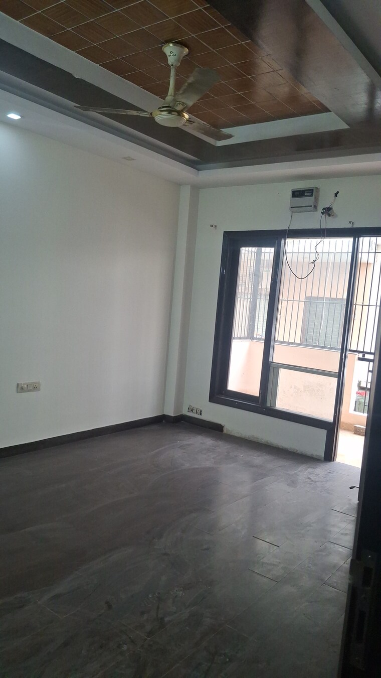 Balcony, rwa-residential-society 3 Bedroom 2430 Sq.Ft. Builder Floor In Sector 40 Gurgaon 9289154