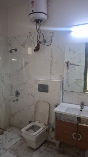 Bathroom in 3 BHK Builder Floor at RWA Residential Society, Sector 40 – for Rent