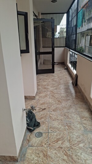 Furnished Amenities in 3 BHK Builder Floor at RWA Residential Society, Sector 40 – for Rent