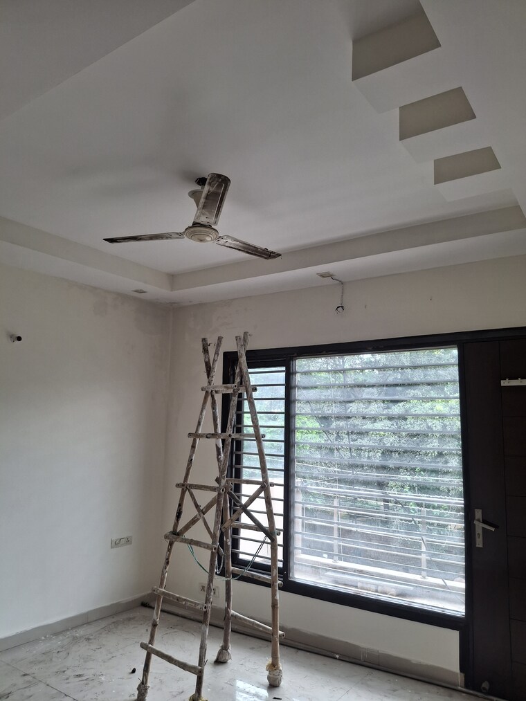 Balcony, rwa-residential-society 3 Bedroom 2430 Sq.Ft. Builder Floor In Sector 40 Gurgaon 9289154