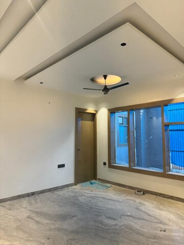 Room in 3 BHK Independent House at Sector 43 – for Rent