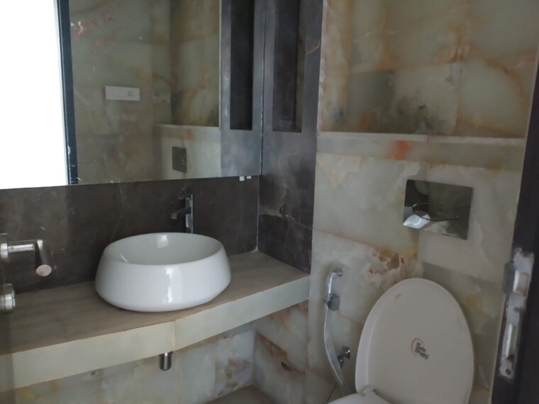 Bathroom, transcon-flora-heights 3 Bedroom 1600 Sq.Ft. Apartment In Andheri West Mumbai 9289207