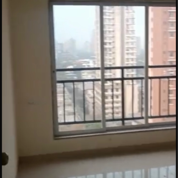 Room in 2 BHK Apartment at Dynamic Crystal Heights, Dadar East – for Rent