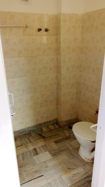 Bathroom in 3 BHK Apartment at Lalpur – for Rent