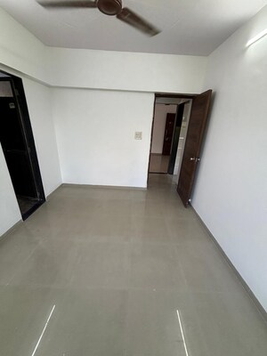 Room in 1 BHK Apartment at Balaji Summer Set, Kandivali West – for Rent