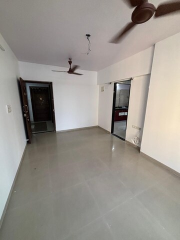 Room in 1 BHK Apartment at Balaji Summer Set, Kandivali West – for Rent