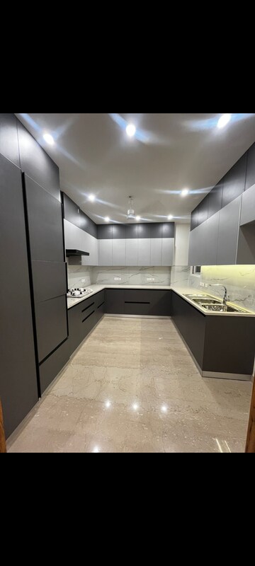 Kitchen in 4 BHK Apartment at Ansal Sushant Apartments, Sushant Lok I – for Rent