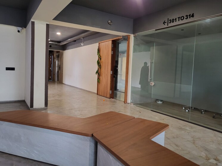 Team Area, satellite Commercial Office Space 802 Sq.Ft. In Satellite Ahmedabad 9289267