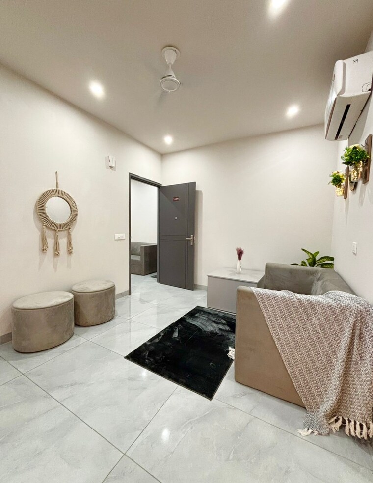 Master Bedroom, mohit-house 1 Bedroom 950 Sq.Ft. Apartment In Sushant Lok I Gurgaon 9289269