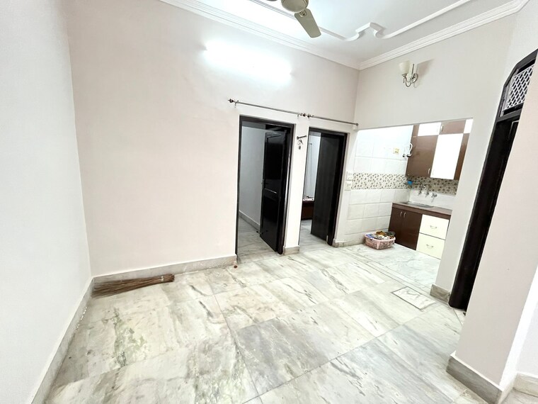 Room, chahak-plaza 2 Bedroom 1000 Sq.Ft. Independent House In Shakti Khand Ghaziabad 9289296