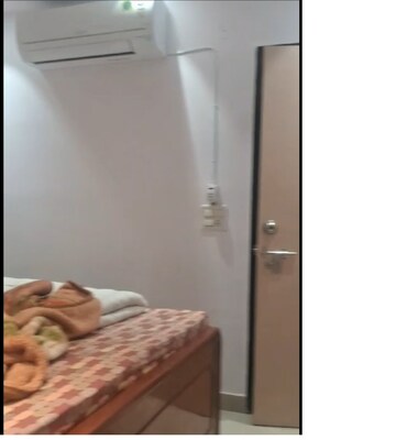 Furnished Amenities in 4 BHK Builder Floor at Mansarover Garden – for Sale