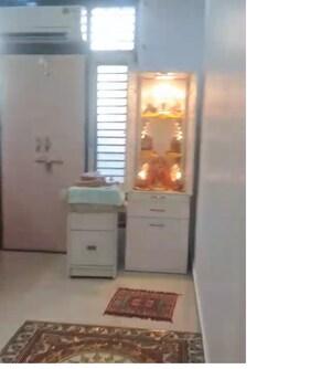 Furnished Amenities in 4 BHK Builder Floor at Mansarover Garden – for Sale