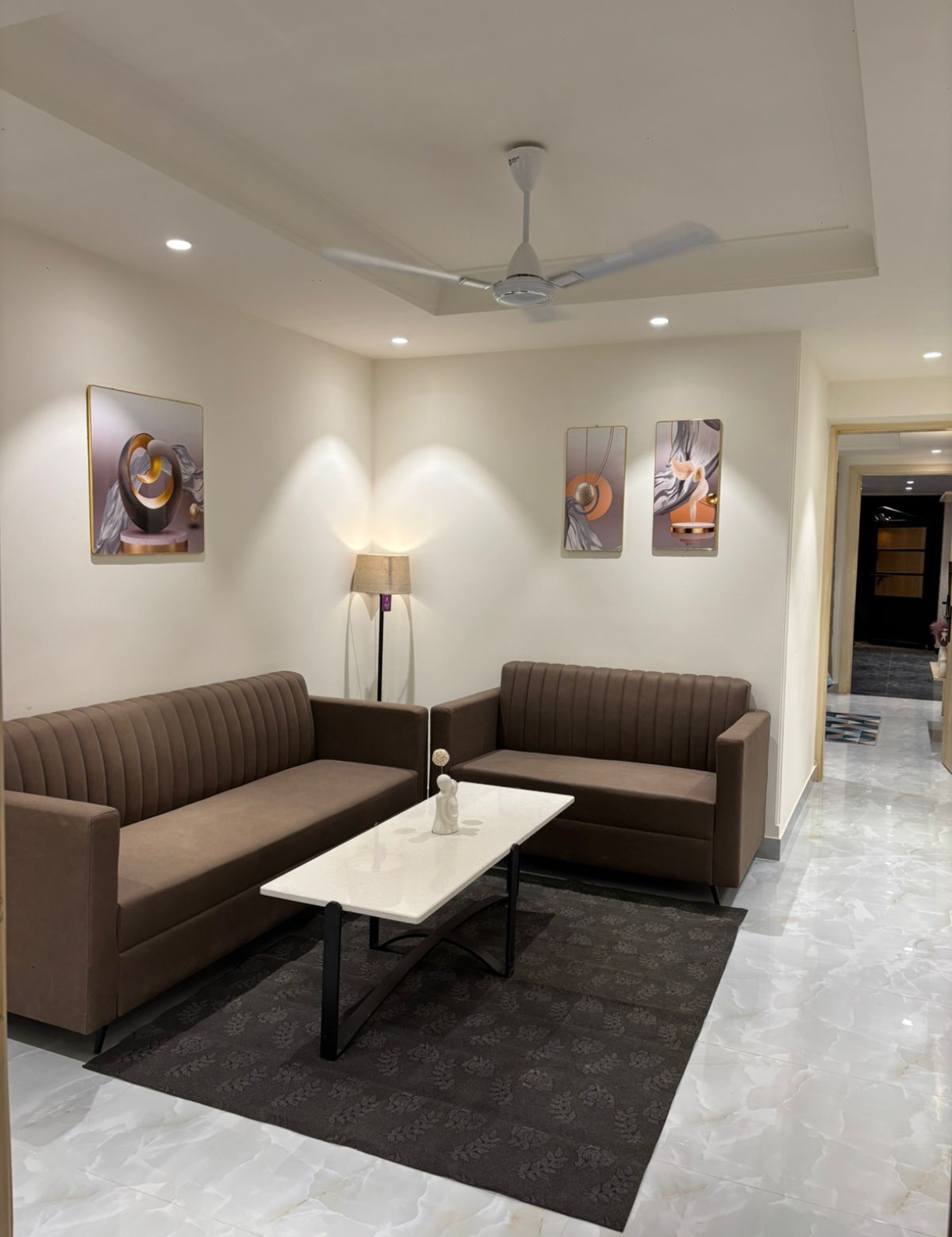 1 BHK + Servant Room,Extra Room Apartment For Rent in Mohit House