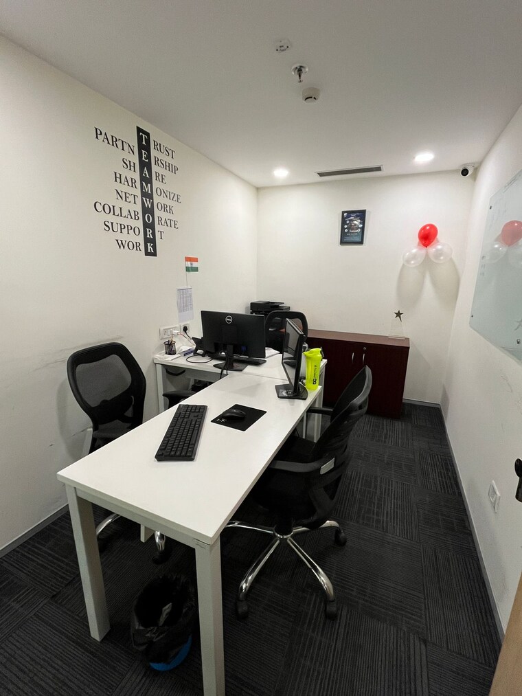 Team Area, sector 62 Commercial Office Space in IT/SEZ 15000 Sq.Ft. In Sector 62 Noida 9289361