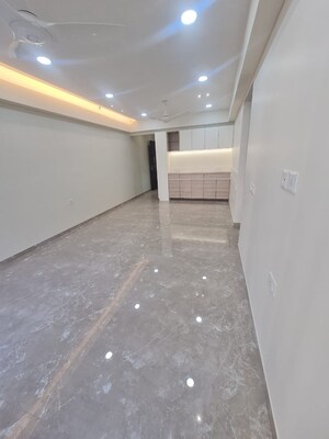 Room in 3 BHK Apartment at LnT Veridian, Powai – for Rent