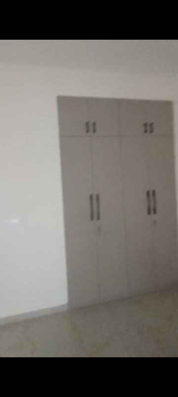 Furnished Amenities in 2 BHK Apartment at Shree Vardhman Green Court, Sector 90 – for Rent
