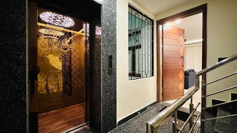 Living Room, saket 3 Bedroom 1800 Sq.Ft. Builder Floor In Saket Delhi 9289377