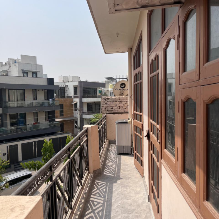 Balcony, sector 23 2.5 Bedroom 1000 Sq.Ft. Villa In Sector 23 Gurgaon 9289443
