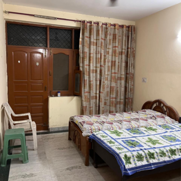 Bedroom in 2.5 BHK Villa at Sector 23 – for Rent