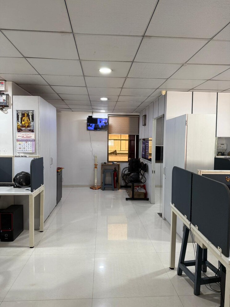 Team Area, palanpur Commercial Office Space in IT/SEZ 670 Sq.Ft. In Palanpur Surat 9289463