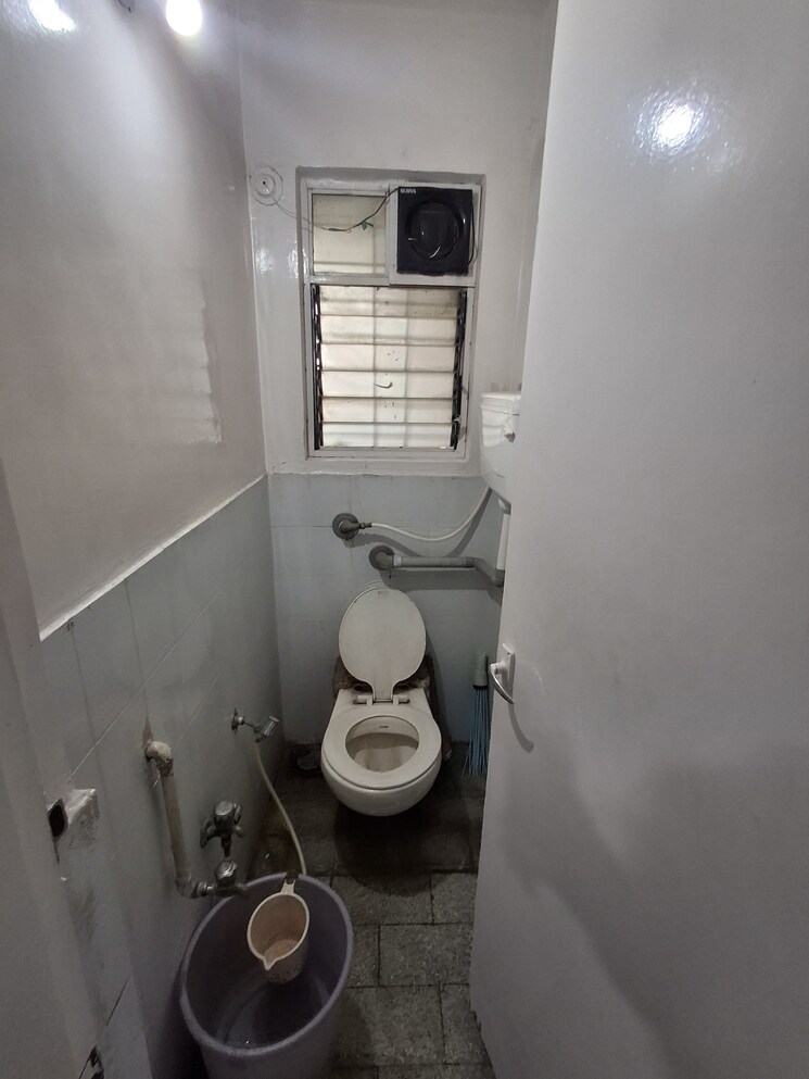 Attached Bathroom, eden-garden-chs 1 Bedroom 840 Sq.Ft. Apartment In Viman Nagar Pune 9289558