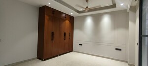 Room in 4 BHK Builder Floor at Unitech South City 1, South City 1 – for Rent