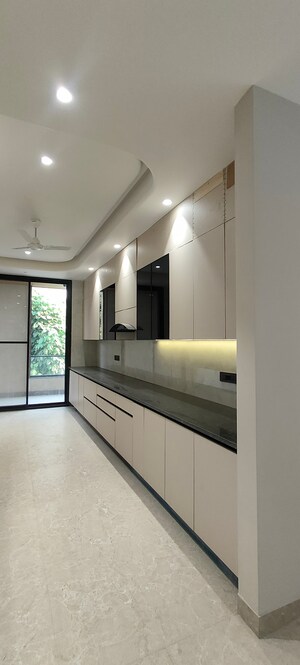 Kitchen in 4 BHK Builder Floor at Unitech South City 1, South City 1 – for Rent