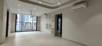 Room in 4 BHK Builder Floor at Unitech South City 1, South City 1 – for Rent