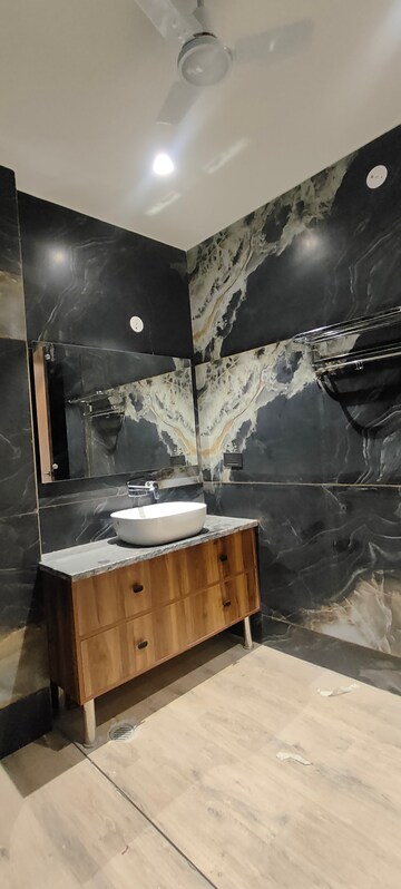 Kitchen in 4 BHK Builder Floor at Unitech South City 1, South City 1 – for Rent