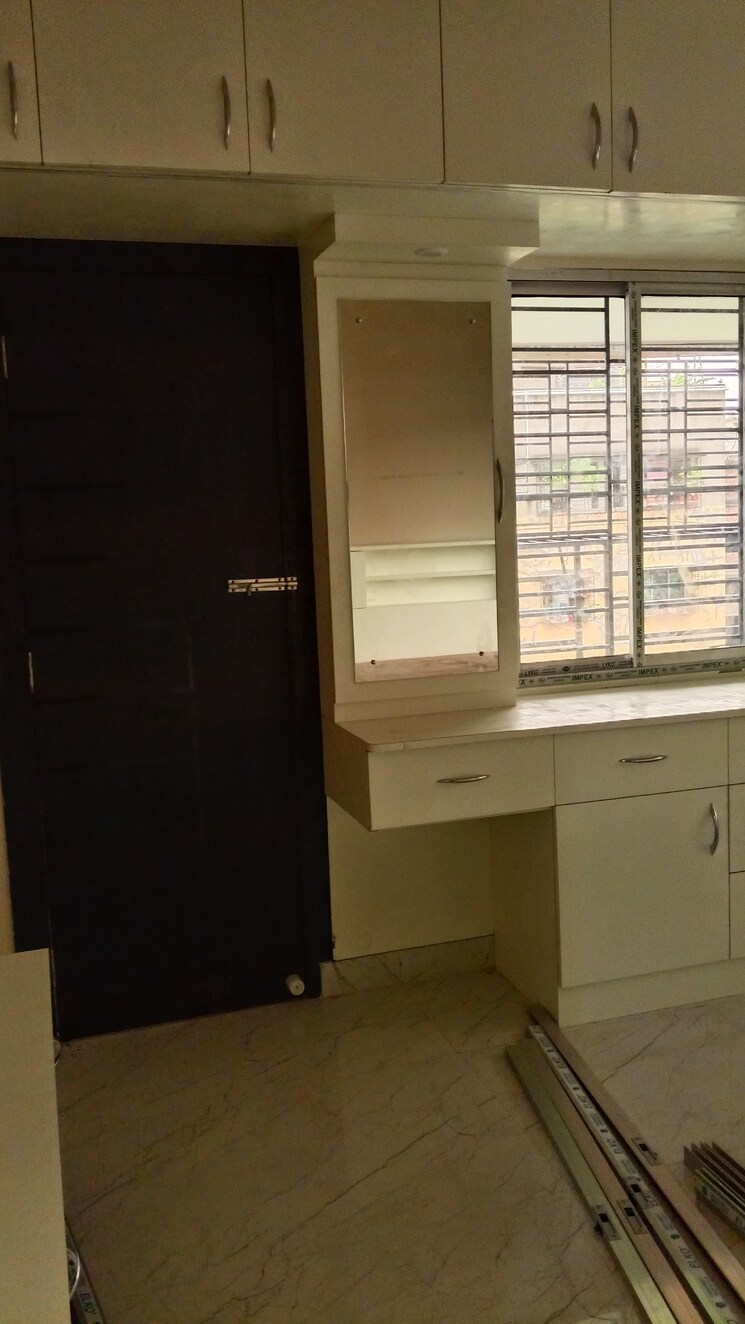 Room, sristi-plaza 3 Bedroom 1230 Sq.Ft. Apartment In Chinar Park Kolkata 9289698