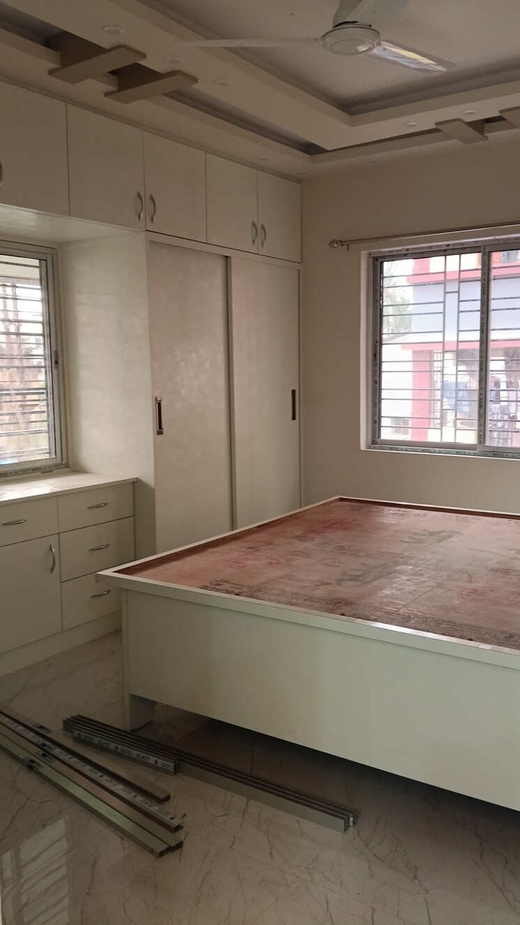 Room, sristi-plaza 3 Bedroom 1230 Sq.Ft. Apartment In Chinar Park Kolkata 9289698