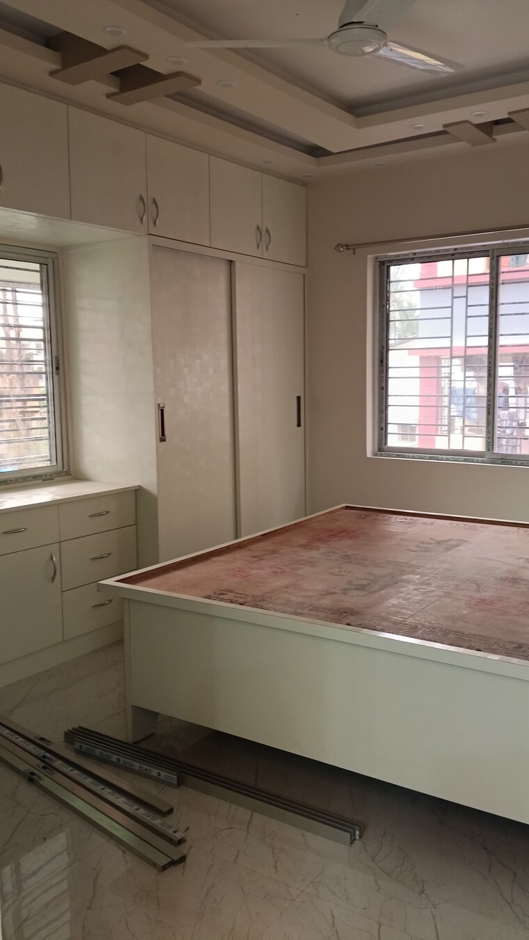 Room, sristi-plaza 3 Bedroom 1230 Sq.Ft. Apartment In Chinar Park Kolkata 9289698