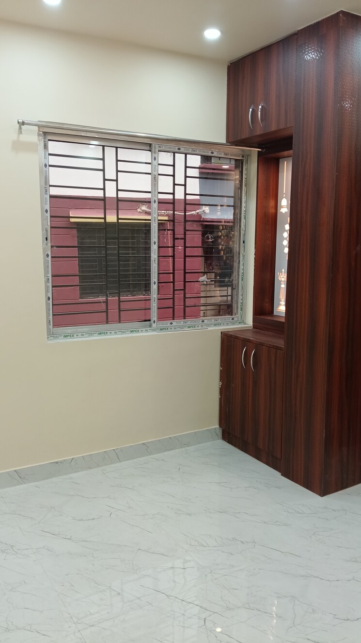 Room, sristi-plaza 3 Bedroom 1230 Sq.Ft. Apartment In Chinar Park Kolkata 9289698