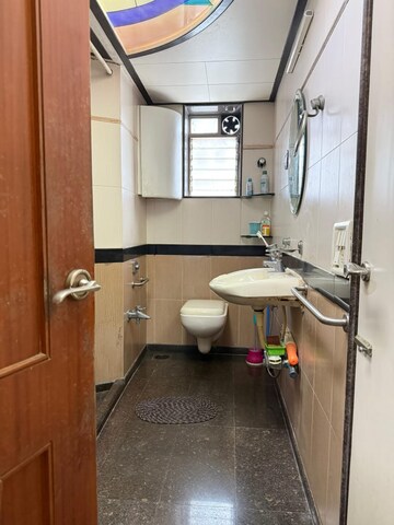 Attached Bathroom in 2.5 BHK Apartment at Manish Rose, Andheri West – for Rent