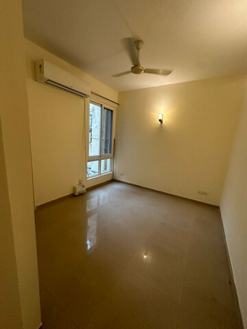 4 BHK Apartment For Rent in Emaar MGF Emerald Hills, Sector 65