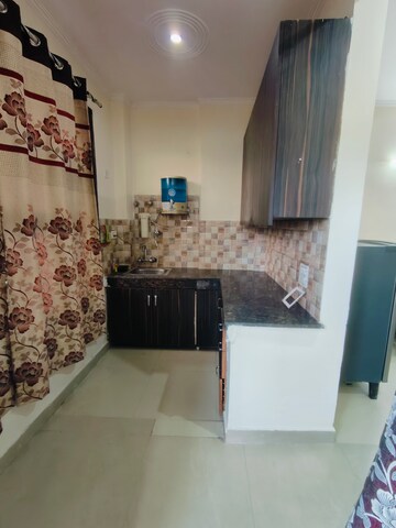 Living Room in 1 BHK Builder Floor at Vipul Square, Sushant Lok I – for Rent