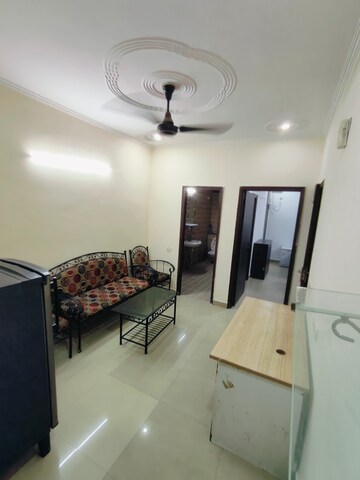 Team Area in 1 BHK Builder Floor at Vipul Square, Sushant Lok I – for Rent