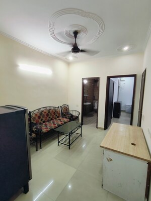 Team Area in 1 BHK Builder Floor at Vipul Square, Sushant Lok I – for Rent
