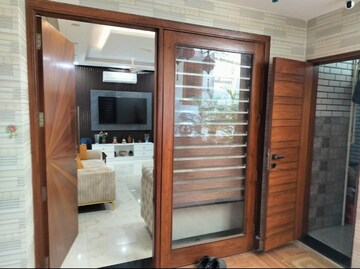 Parking in 3.5 BHK Apartment at B2 Green Glade Apartments, Vasant Kunj – for Sale