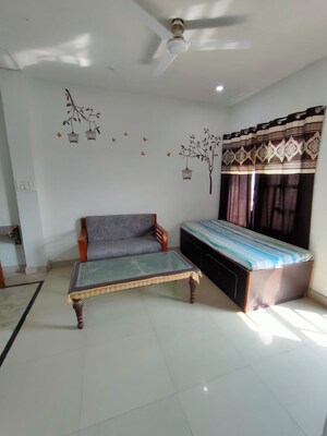 Bedroom in 1 BHK Builder Floor at Sushant Vyapaar Kendra, Sector 43 – for Rent
